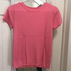 Very cute pink ribbed top, short sleeves